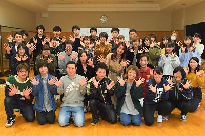 写真：キャンプ終了後に参加した学生全員で記念撮影
