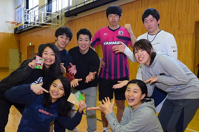 写真：準優勝の美女と野獣のメンバー。大学児童学科3年生男女。