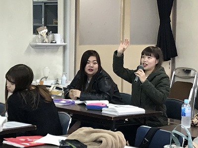 写真：事前協議の様子。