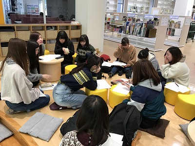 写真：事前協議の様子。