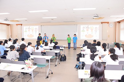 写真：社会福祉学科の学科イベントの障害者理解の創作劇