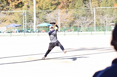 ソフトボール教室での指導の様子