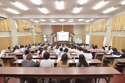 写真：後ろから講演会全体の様子
