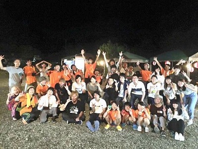写真：スタッフの集合写真