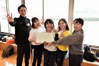 写真：西原高校出身者5名