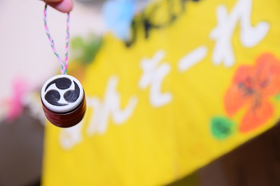 写真：来場者に配られた学生たち手作りのお土産
