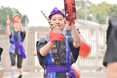 写真：白梅祭。ステージイベント。沖縄県人会