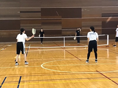 写真：台湾遠征の様子。ピックルボールの対戦の様子