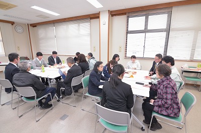 写真：フォーラムの情報交換の様子