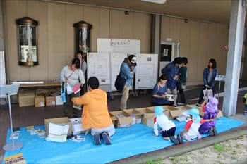 写真：古本市の様子
