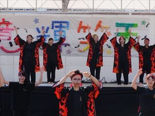 写真：うらじゃ踊りの様子