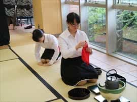 写真：秋の茶会の様子