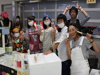 写真：かき氷を販売する様子