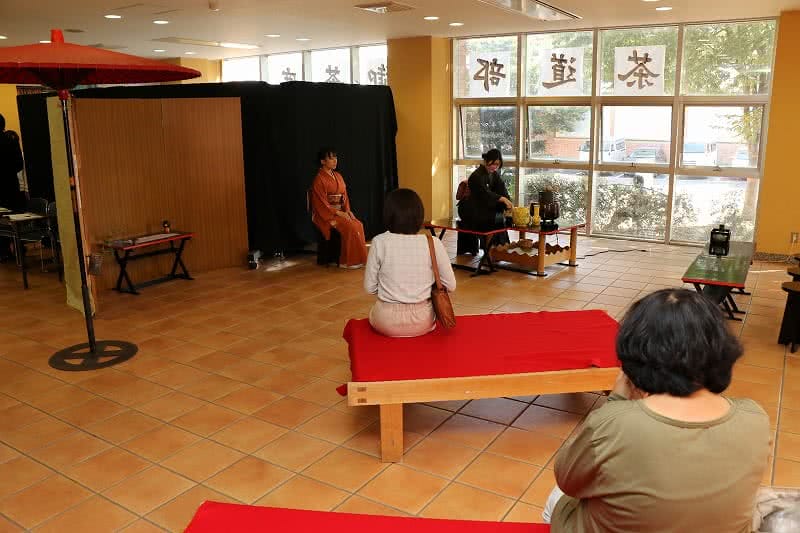 写真：秋の茶会の様子