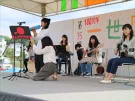 写真：演奏の様子