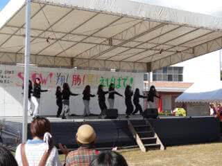 写真：女子ダンスの様子