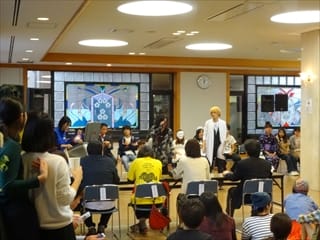 写真：のど自慢大会の様子