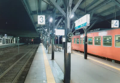 駅のホームの写真