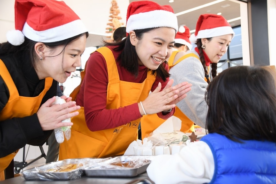 写真：アルバイトをしているYさん
