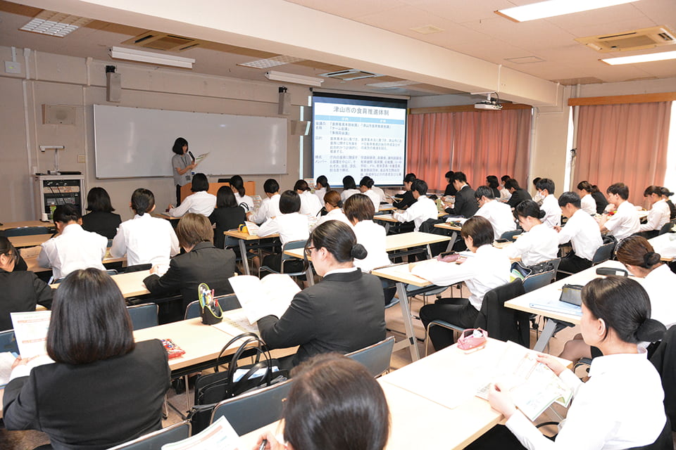 写真：授業を受ける学生の様子