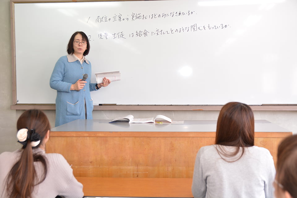 写真：給食実務論の様子
