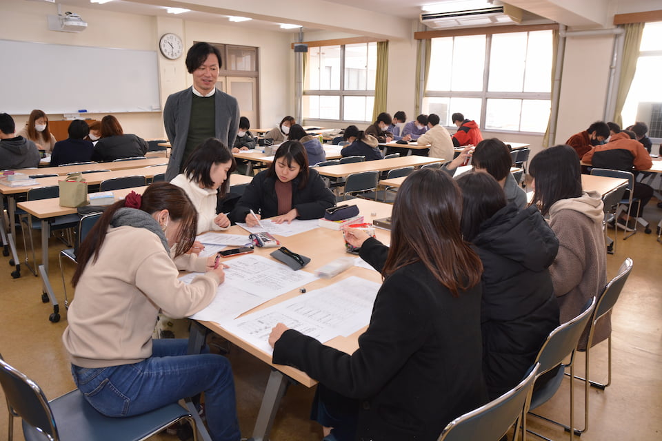 写真：社会福祉の原理と政策Ⅱの授業の様子