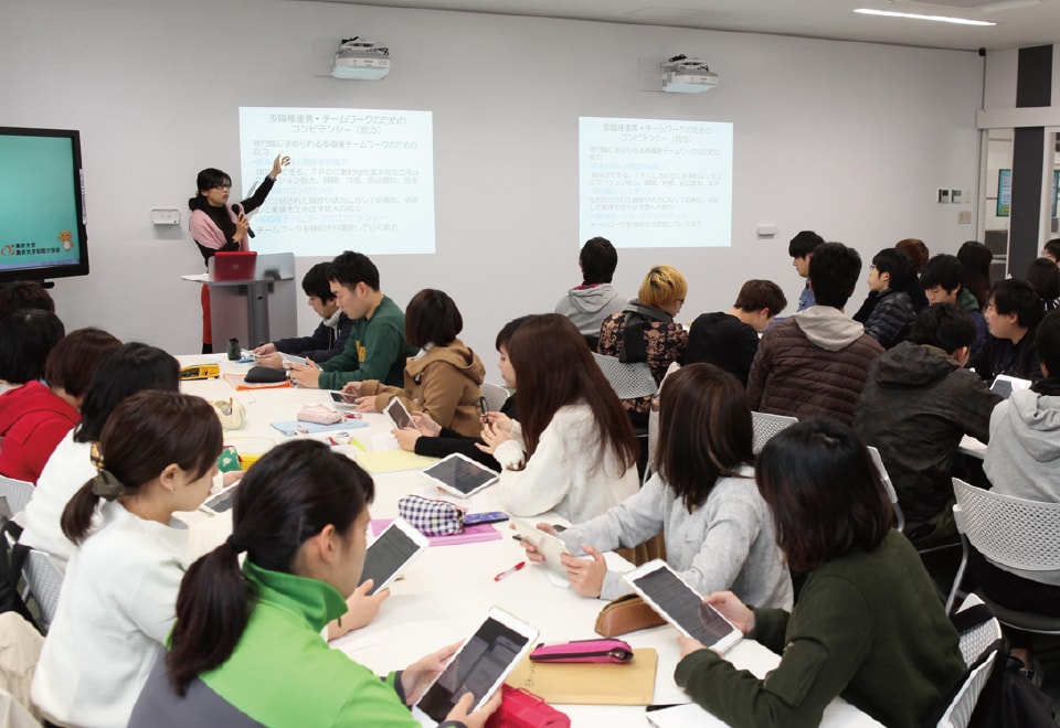 写真：福祉についての授業の様子