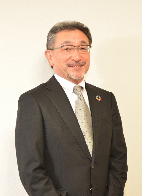 写真：中田先生の顔写真