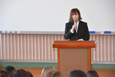 講演をする上級生
