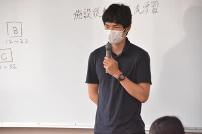 体験談を話す様子