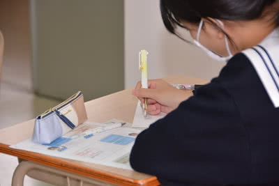 授業を受ける生徒の様子