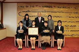 市長への報告の写真