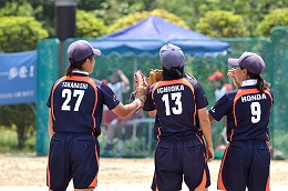 女子ソフトボール部の写真