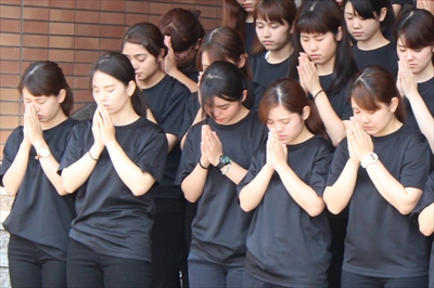 黙祷の写真