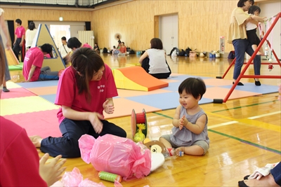 親子で運動あそびの写真