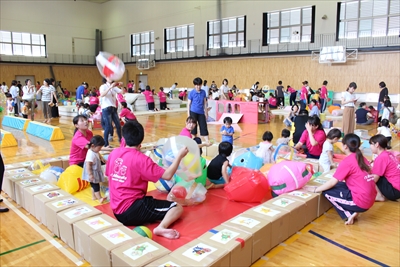 親子で運動あそびの写真