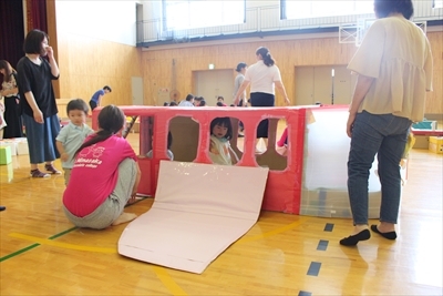 親子で運動あそびの写真