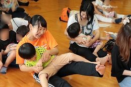 親子で運動遊びの写真