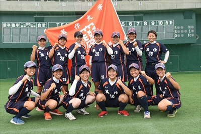 女子ソフトボール部の写真